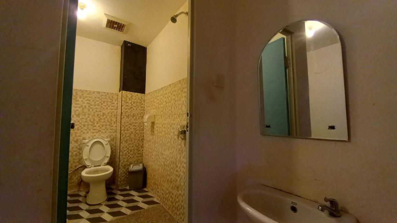 Dc Hotel & Hostel Labuan Bajo Eksteriør bilde
