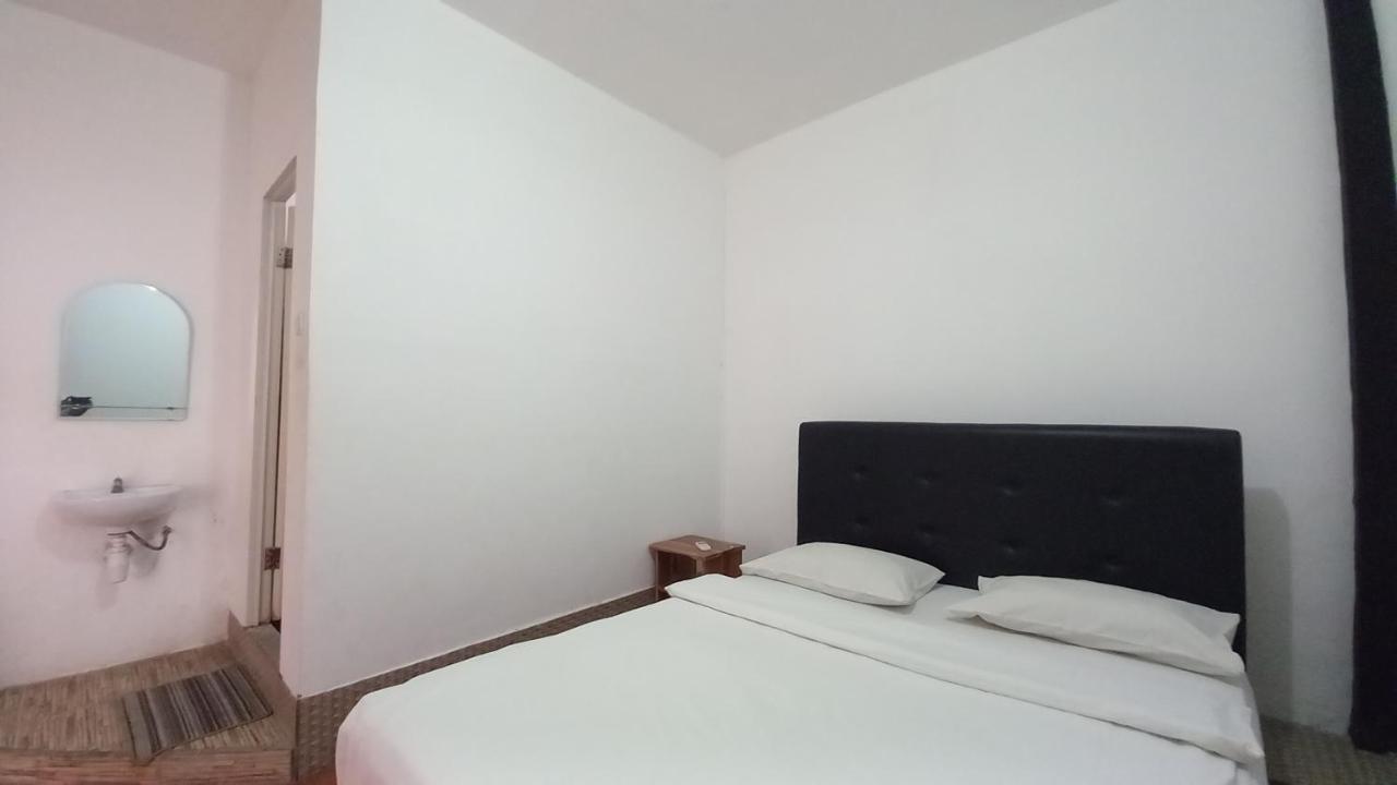 Dc Hotel & Hostel Labuan Bajo Eksteriør bilde