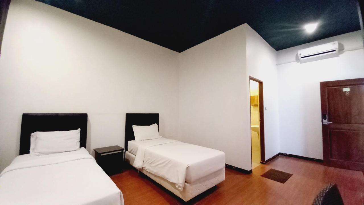 Dc Hotel & Hostel Labuan Bajo Eksteriør bilde