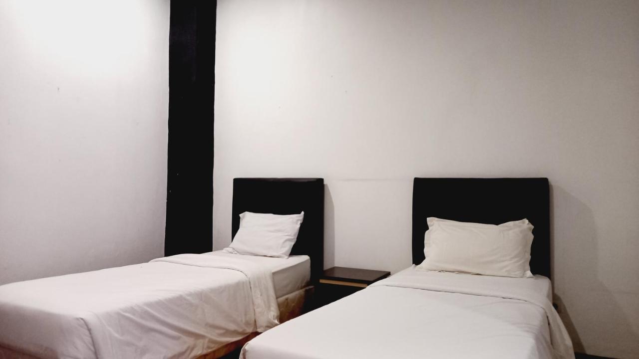 Dc Hotel & Hostel Labuan Bajo Eksteriør bilde