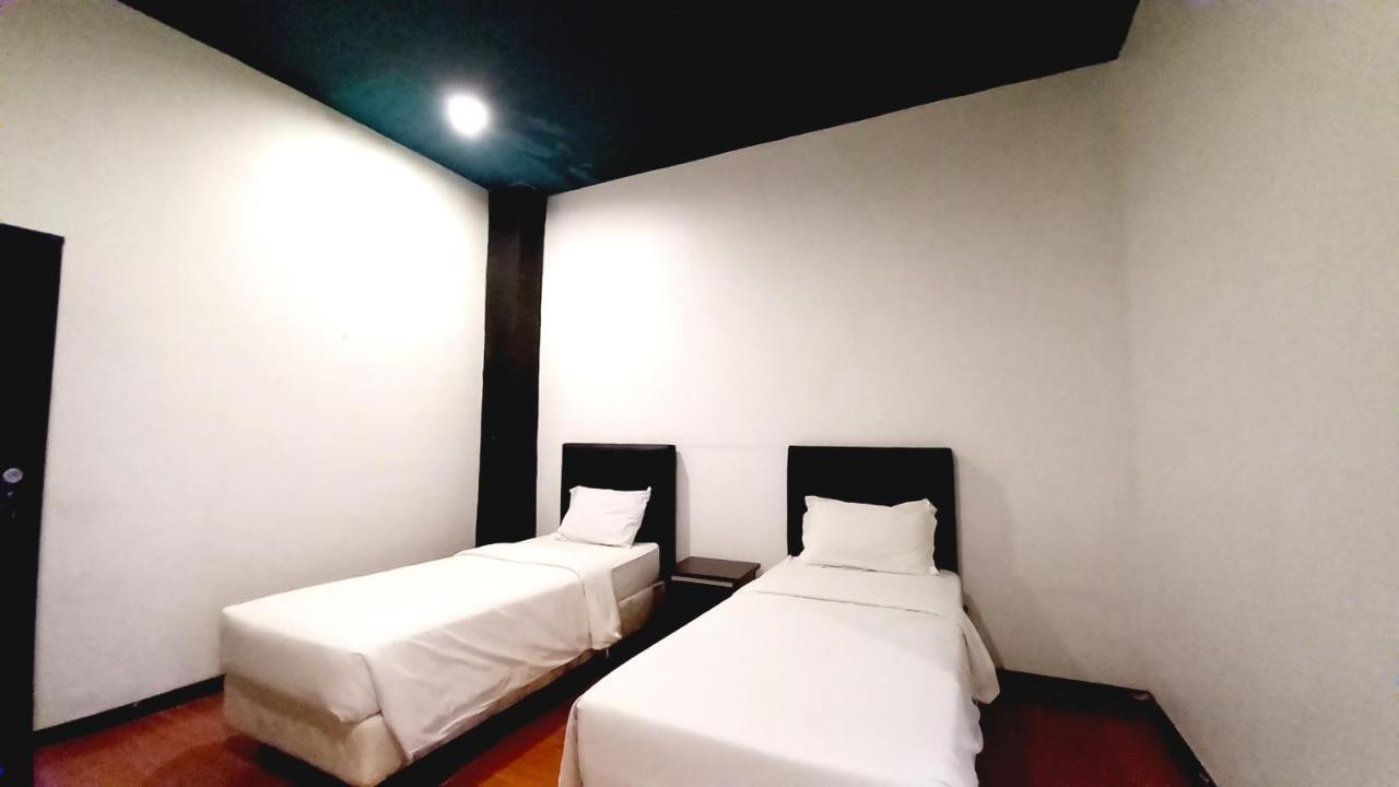 Dc Hotel & Hostel Labuan Bajo Eksteriør bilde