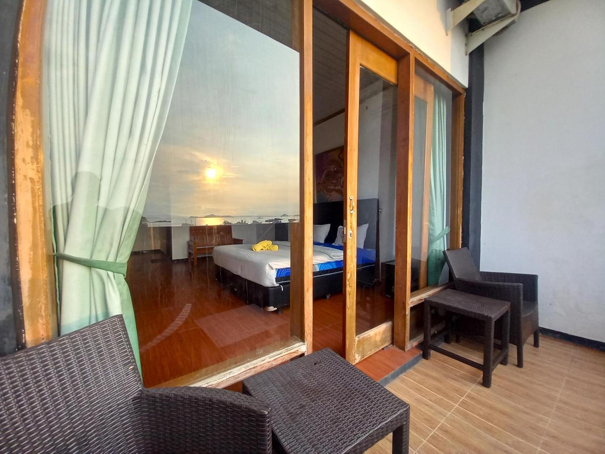 Dc Hotel & Hostel Labuan Bajo Eksteriør bilde